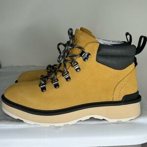 SOREL Hi Line Hiker Boots Geo Yellow Jet Sz 9M